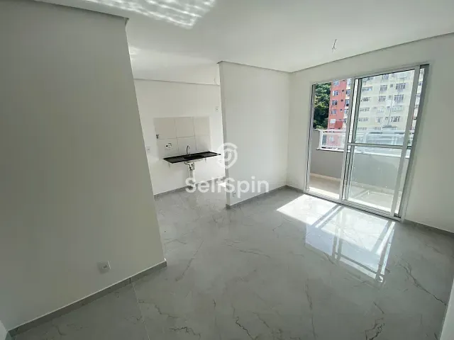 Apartamento 2 quartos e 2 banheiros, para alugar, no bairro Santa Rosa em Niterói