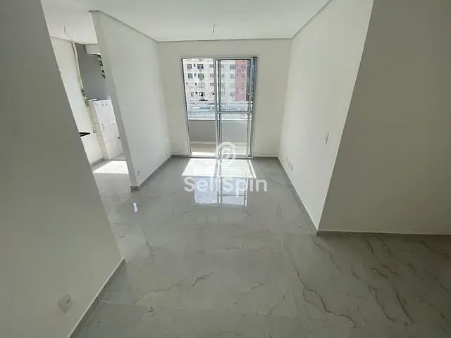 Apartamento 2 quartos e 2 banheiros, para alugar, no bairro Santa Rosa em Niterói