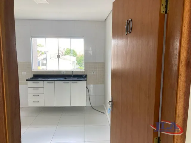 Apartamento 2 quartos e 1 banheiro, para alugar, no bairro Cajuru em Curitiba