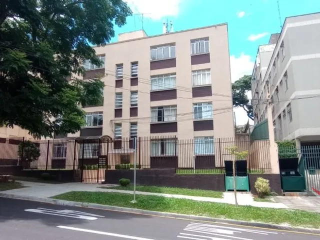 Apartamento 2 quartos e 2 banheiros, à venda, no bairro Ahu em Curitiba