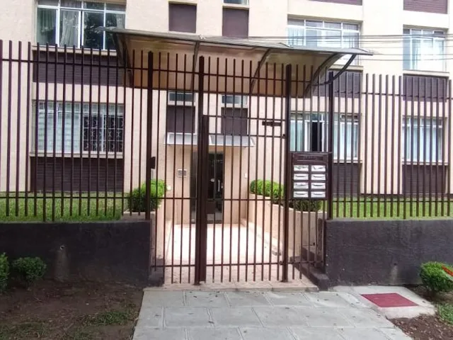 Apartamento 2 quartos e 2 banheiros, à venda, no bairro Ahu em Curitiba