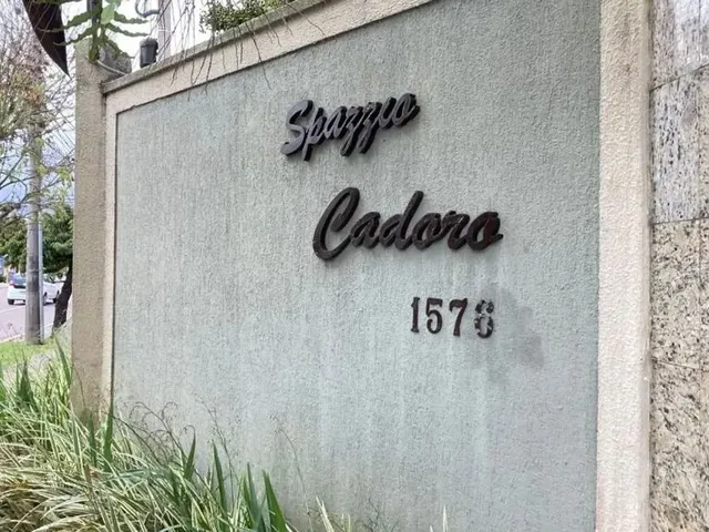 Apartamento 3 quartos e 2 banheiros, para alugar, no bairro Ahú em Curitiba