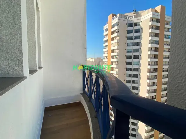 Apartamento 3 quartos e 2 banheiros, à venda ou para alugar, no bairro Parque Residencial Aquarius em São José dos Campos