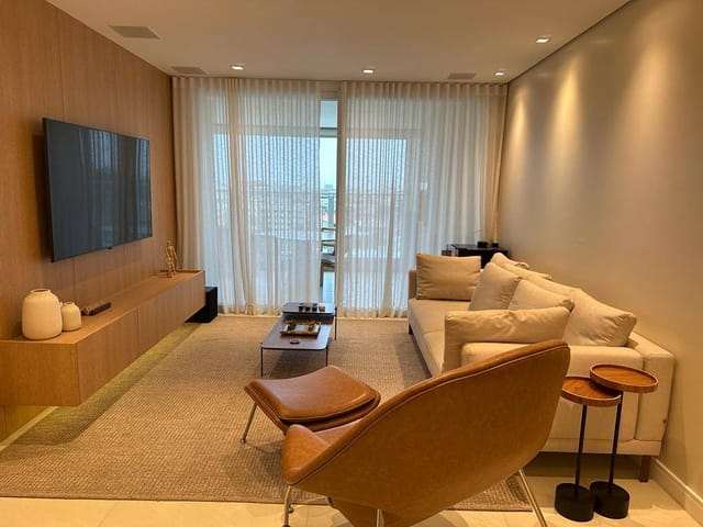 Apartamento com 196m² 2 quartos e 3 banheiros, à venda, no bairro Centro em Pelotas