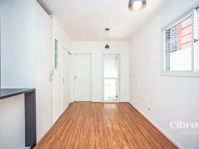Apartamento 1 quarto e 1 banheiro, à venda, no bairro Centro em Curitiba