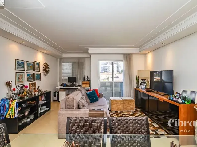 Apartamento 2 quartos e 2 banheiros, à venda, no bairro Água Verde em Curitiba
