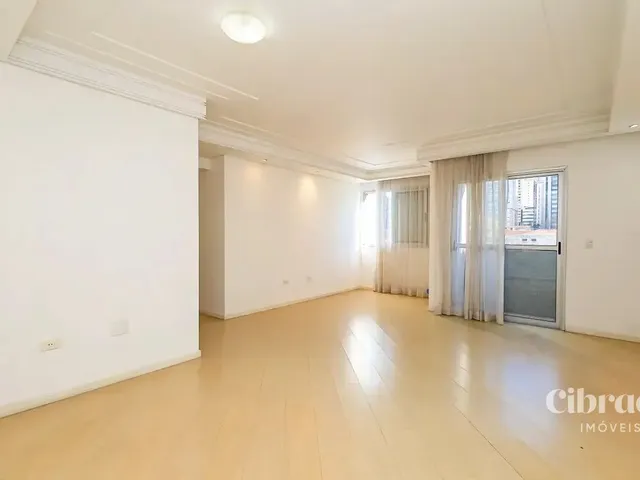 Apartamento 2 quartos e 2 banheiros, à venda, no bairro Água Verde em Curitiba