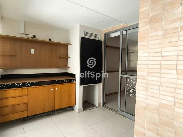 Apartamento 2 quartos e 2 banheiros, para alugar, no bairro Icaraí em Niterói