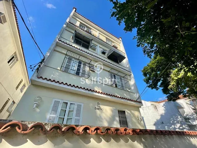 Apartamento 3 quartos e 2 banheiros, para alugar, no bairro São Francisco em Niterói