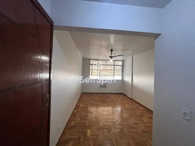 Apartamento 2 quartos e 1 banheiro, para alugar, no bairro Icaraí em Niterói