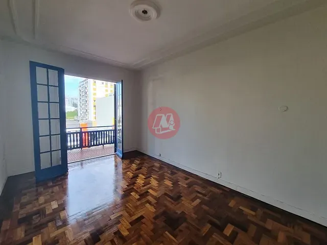 Apartamento 2 quartos e 1 banheiro, à venda, no bairro Moinhos de Vento em Porto Alegre