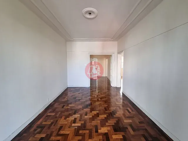 Apartamento 2 quartos e 1 banheiro, à venda, no bairro Moinhos de Vento em Porto Alegre