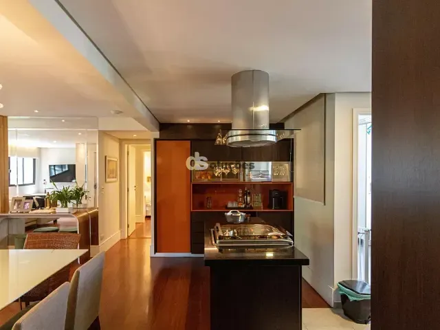 Apartamento 3 quartos e 2 banheiros, à venda, no bairro Moema em São Paulo