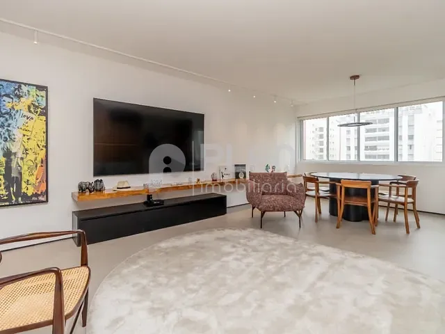 Apartamento 1 quarto e 2 banheiros, à venda, no bairro Itaim Bibi em São Paulo