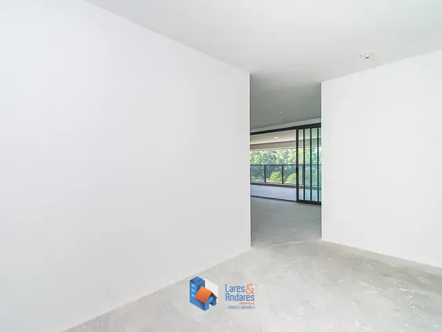 Apartamento com 240m² 4 quartos e 6 banheiros, à venda, no bairro Jardim Fonte do Morumbi em São Paulo