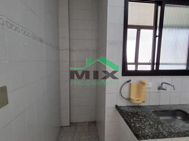 Apartamento com 55m² 2 quartos e 1 banheiro, à venda, no bairro Guilhermina em Praia Grande