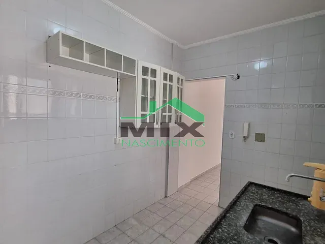 Apartamento com 55m² 2 quartos e 1 banheiro, à venda, no bairro Guilhermina em Praia Grande