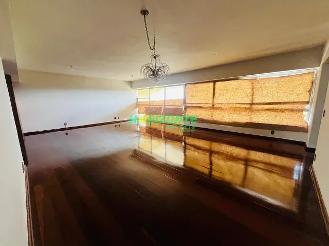 Apartamento 4 quartos e 3 banheiros, para alugar, no bairro Centro em São José dos Campos