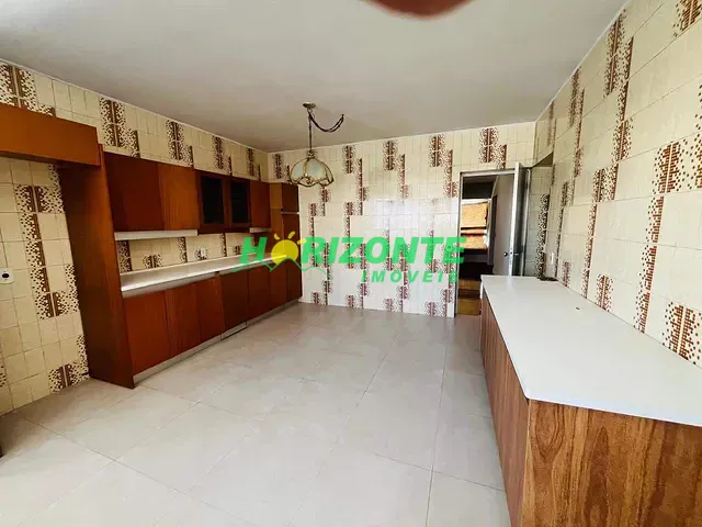 Apartamento 4 quartos e 3 banheiros, para alugar, no bairro Centro em São José dos Campos