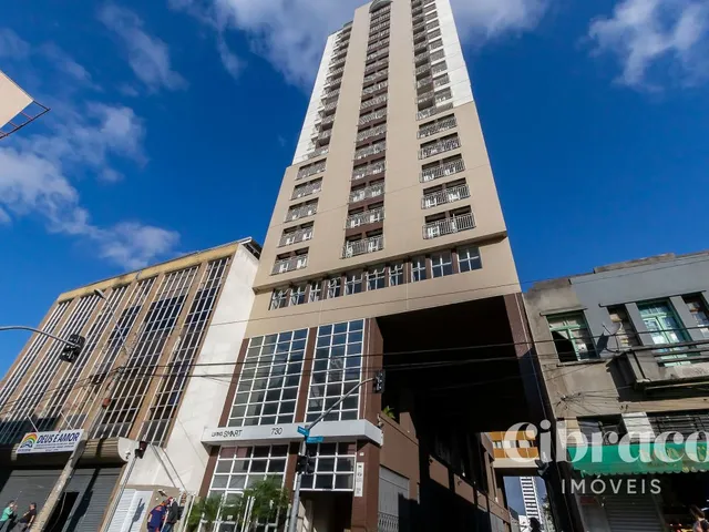 Apartamento à venda, no bairro Centro em Curitiba