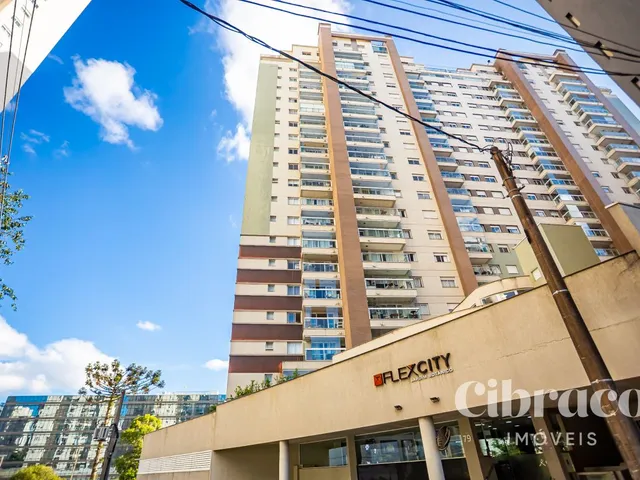 Apartamento 2 quartos e 2 banheiros, à venda, no bairro Cristo Rei em Curitiba