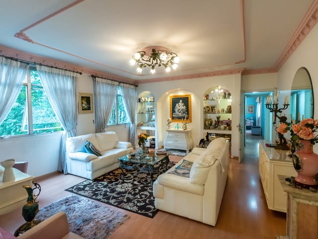 Foto do Apartamento - Oportunidade de 130m² em Localização Privilegiada 3 Quatos com Suíte e Living Espaçoso na 9 de Julho | Paulista Imóveis