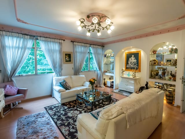 Foto do Apartamento - Oportunidade de 130m² em Localização Privilegiada 3 Quatos com Suíte e Living Espaçoso na 9 de Julho | Paulista Imóveis