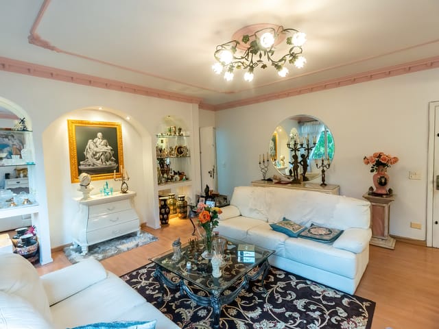 Foto do Apartamento - Oportunidade de 130m² em Localização Privilegiada 3 Quatos com Suíte e Living Espaçoso na 9 de Julho | Paulista Imóveis