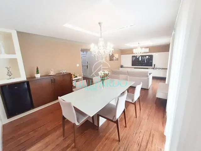 Apartamento com 210m² 3 quartos e 3 banheiros, à venda, no bairro Centro em Londrina