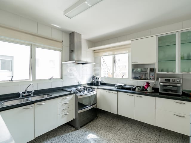 Apartamento com 330m² 4 quartos e 6 banheiros, à venda ou para alugar, no bairro Jardim Paulista em São Paulo