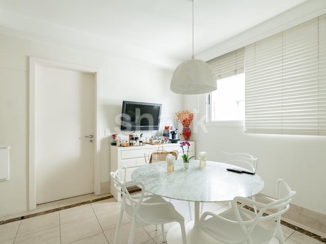 Apartamento com 330m² 4 quartos e 6 banheiros, à venda ou para alugar, no bairro Jardim Paulista em São Paulo