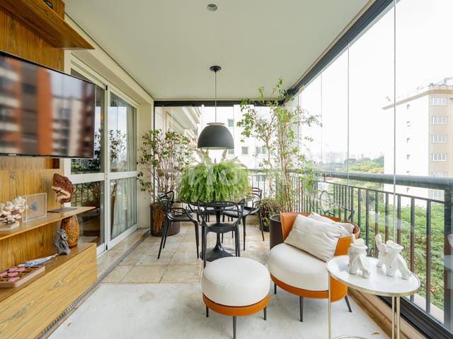 Apartamento com 330m² 4 quartos e 6 banheiros, à venda ou para alugar, no bairro Jardim Paulista em São Paulo