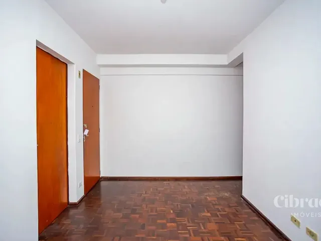 Apartamento 1 quarto e 1 banheiro, para alugar, no bairro Centro em Curitiba