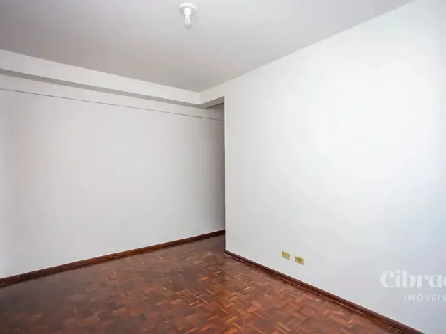 Apartamento 1 quarto e 1 banheiro, para alugar, no bairro Centro em Curitiba