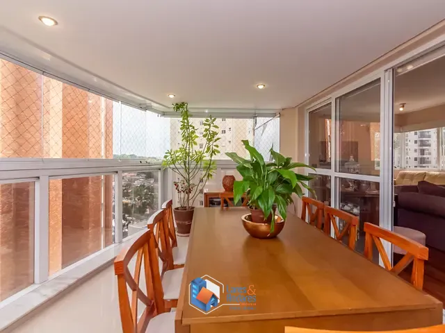 Apartamento com 244m² 4 quartos e 6 banheiros, à venda, no bairro Vila Suzana em São Paulo