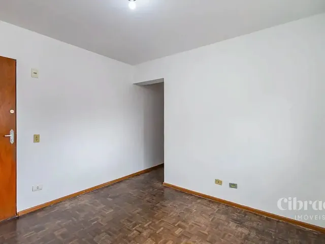 Apartamento 1 quarto e 1 banheiro, para alugar, no bairro Centro em Curitiba