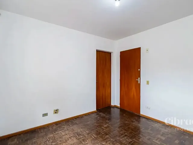 Apartamento 1 quarto e 1 banheiro, para alugar, no bairro Centro em Curitiba