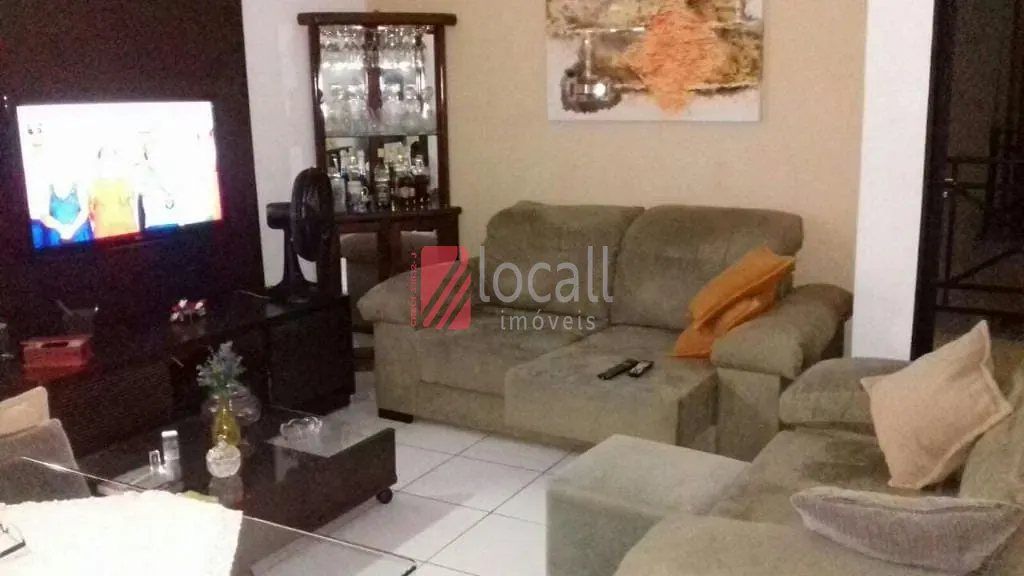 Apartamento com 2 quartos à venda, 72m² — foto 2 de 7