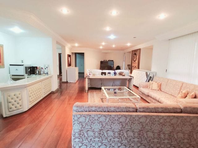 Foto do Apartamento - Ed. Ariane, apartamento para  locação, centro, 1 por andar, mobiliado, 432m², 4 suítes (sendo 1 suíte master), 6 banheiros, 3 vagas de garagem. | Guepardo Imob