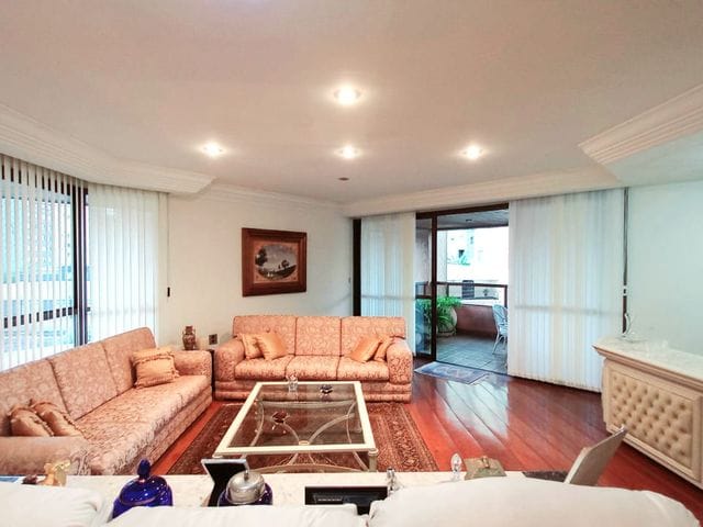 Foto do Apartamento - Ed. Ariane, apartamento para  locação, centro, 1 por andar, mobiliado, 432m², 4 suítes (sendo 1 suíte master), 6 banheiros, 3 vagas de garagem. | Guepardo Imob