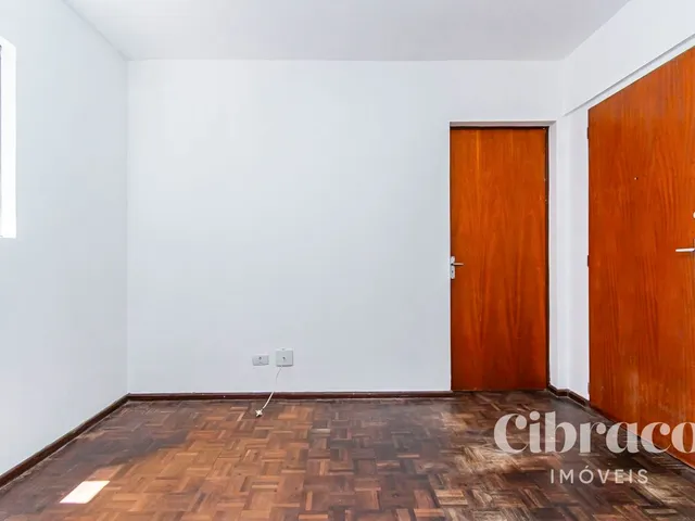 Apartamento 1 quarto e 1 banheiro, para alugar, no bairro Centro em Curitiba