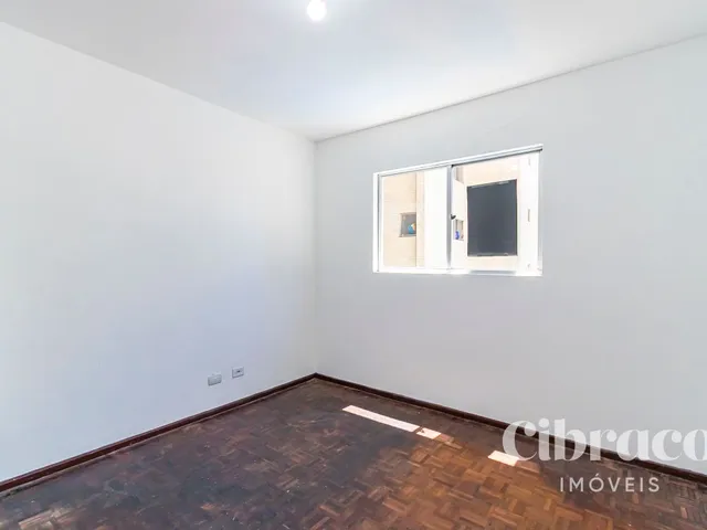 Apartamento 1 quarto e 1 banheiro, para alugar, no bairro Centro em Curitiba
