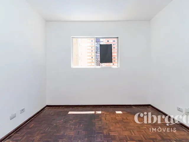 Apartamento 1 quarto e 1 banheiro, para alugar, no bairro Centro em Curitiba