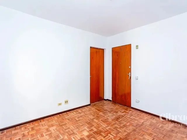Apartamento 1 quarto e 1 banheiro, para alugar, no bairro Centro em Curitiba