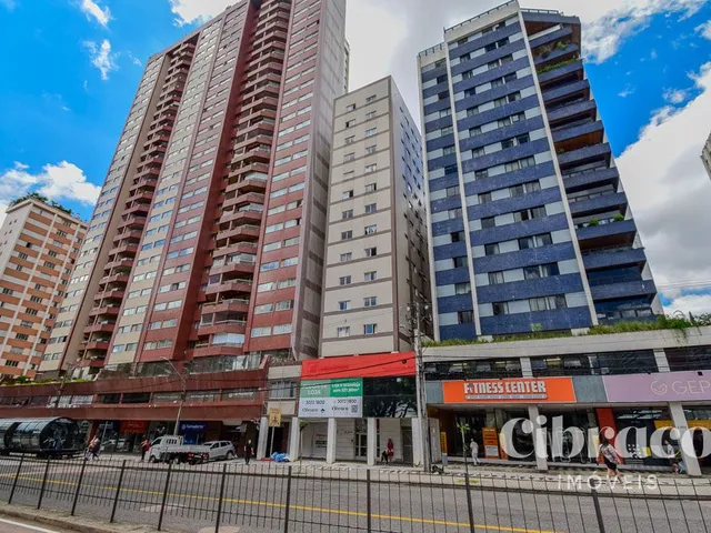 Apartamento 1 quarto e 1 banheiro, para alugar, no bairro Centro em Curitiba