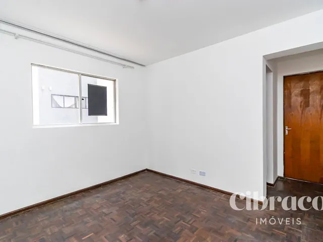 Apartamento 1 quarto e 1 banheiro, para alugar, no bairro Centro em Curitiba