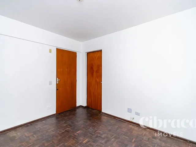 Apartamento 1 quarto e 1 banheiro, para alugar, no bairro Centro em Curitiba