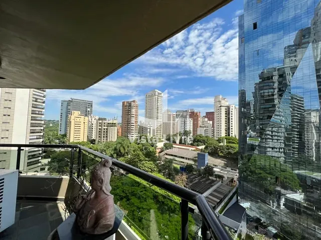 Apartamento com 220m² 4 quartos e 3 banheiros, à venda, no bairro Itaim Bibi em São Paulo