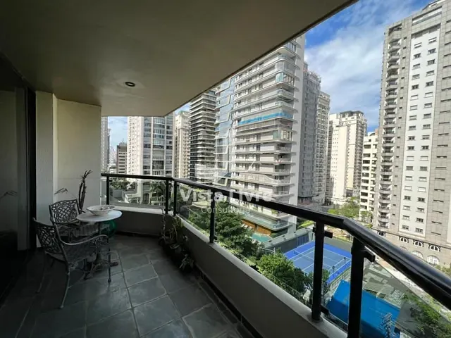 Apartamento com 220m² 4 quartos e 3 banheiros, à venda, no bairro Itaim Bibi em São Paulo