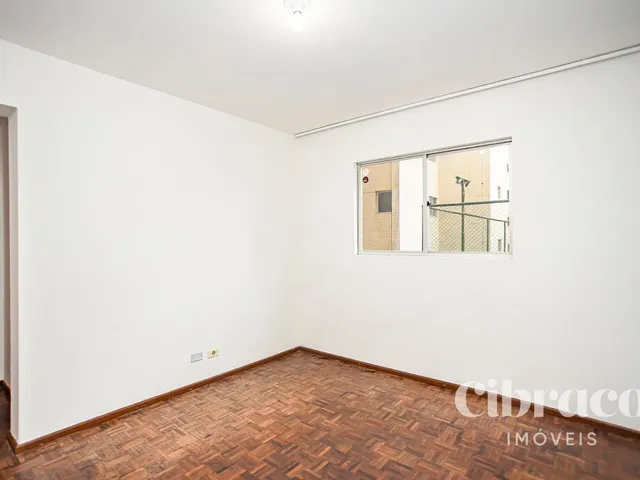 Apartamento 1 quarto e 1 banheiro, para alugar, no bairro Centro em Curitiba